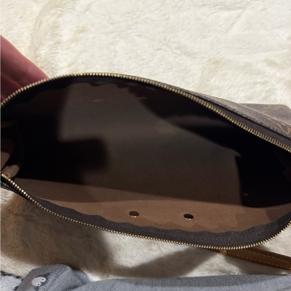 Authentic Louis Vuitton Eva Crossbody Shoulder Bag - Picture 5 of 9